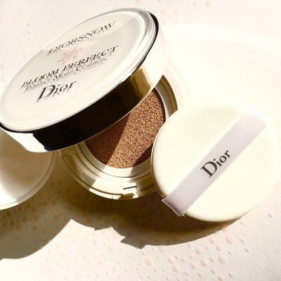 DiorSnow Bloom Perfect Moist Cushion SPF 50+ PA+++ Shade: 010 (Light beige) With Refill included.