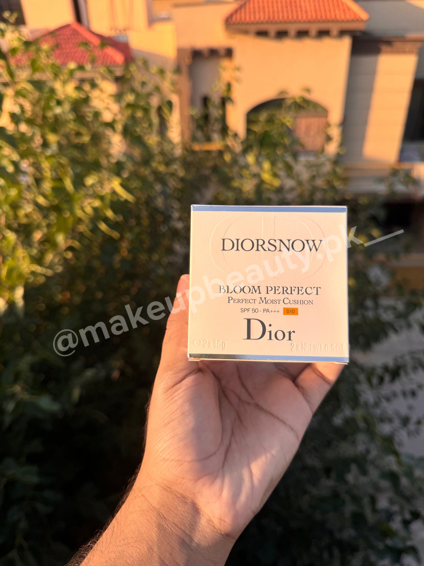 DiorSnow Bloom Perfect Moist Cushion SPF 50+ PA+++ Shade: 010 (Light beige) With Refill included.