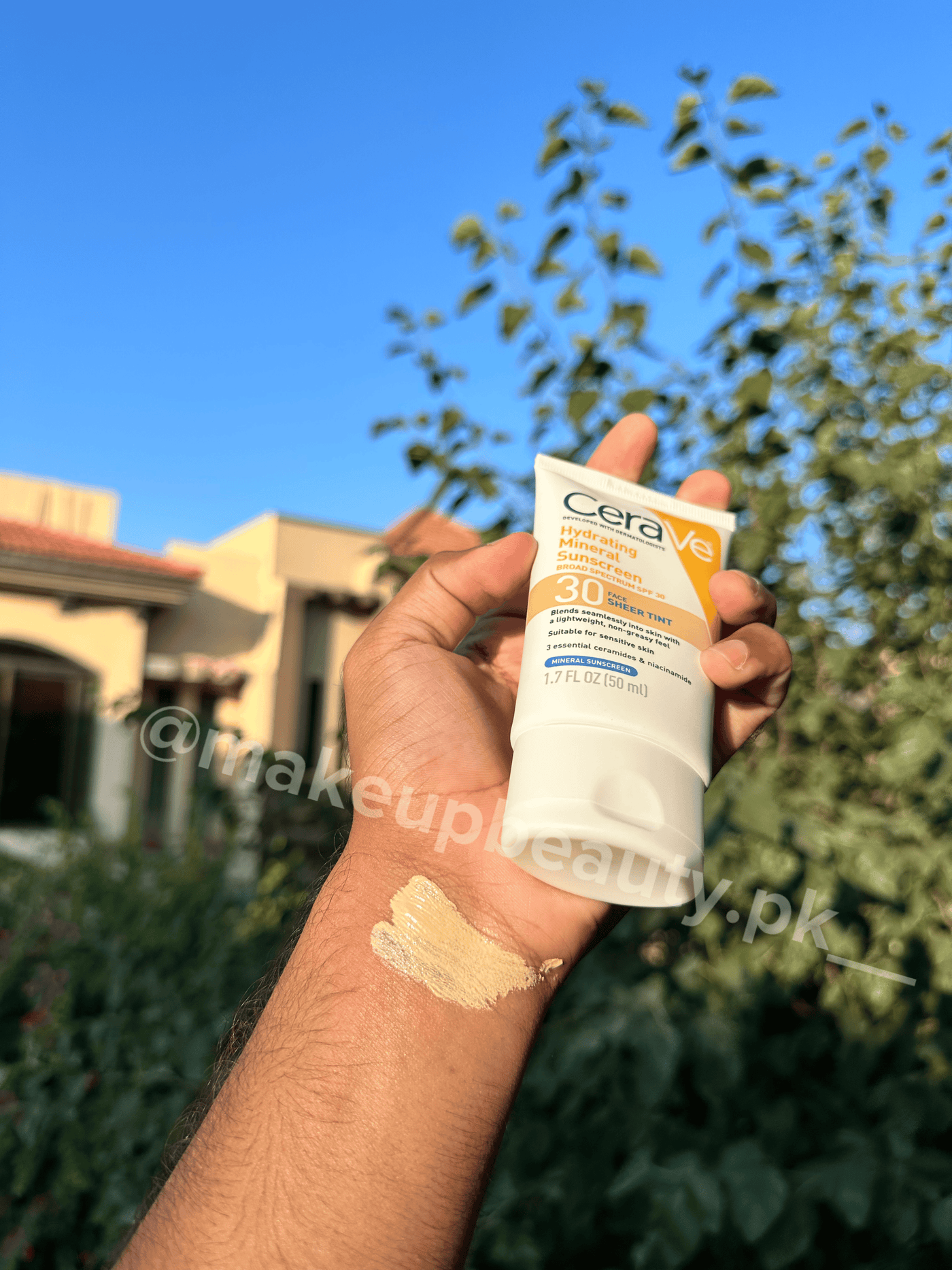 Cera ve Hydrating Mineral Ultra sheer Tinted Sunscreen spf 30 50 ML