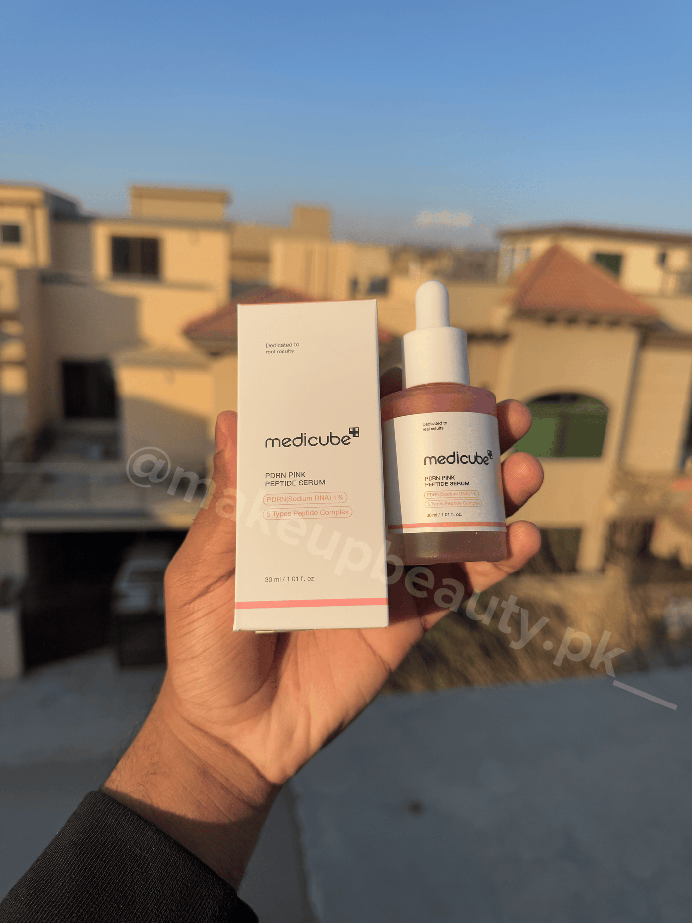 Medicube PDRN Pink Peptide Serum – Revitalize & Glow 30 ML✨