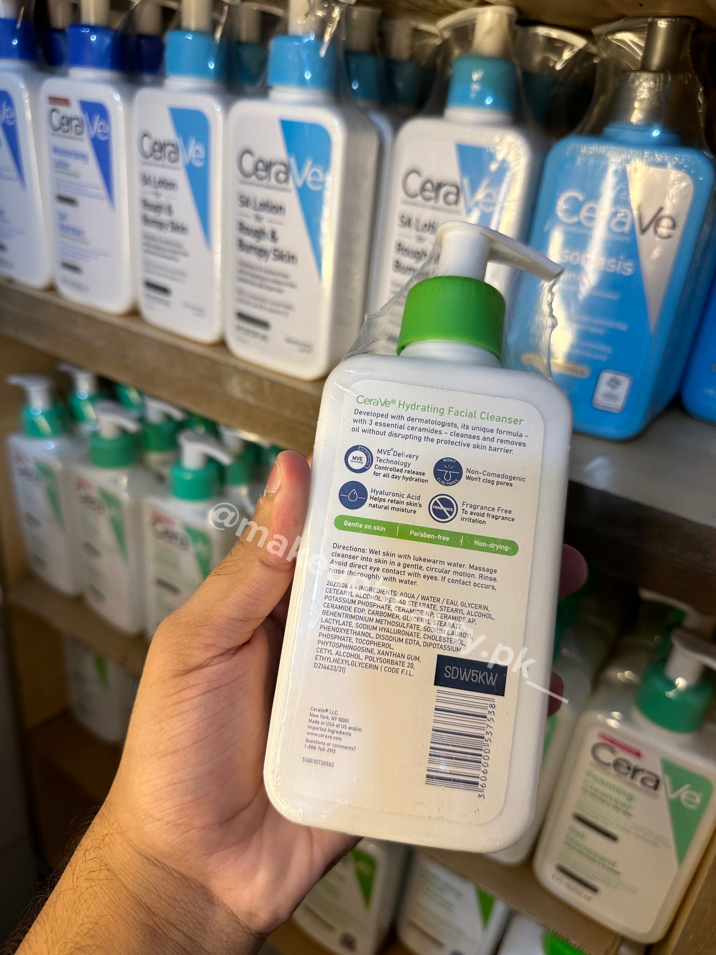 Cera ve Hydrating Facial Cleanser 237 ML.