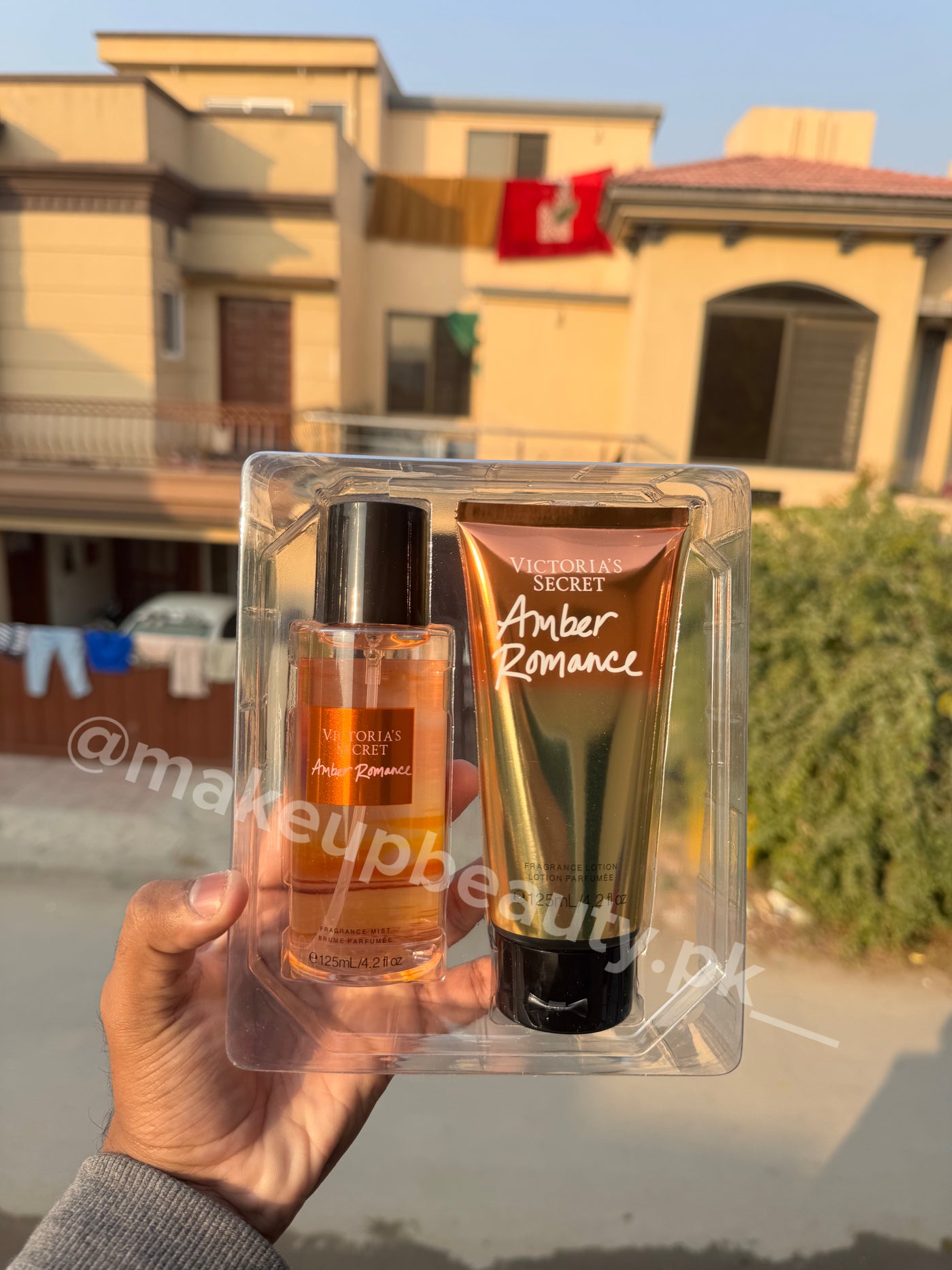 Victoria’s Secret 2 in 1 Mist plus Body Lotion Gift set (Amber romance )