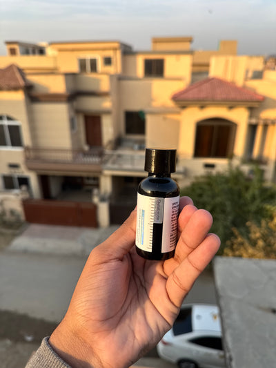 Numbuzin 5+ Vitamin Concentrated Brightening Antioxidant Serum 30 ML (Just Box rough , Bottle is Fresh and complete in quantity).