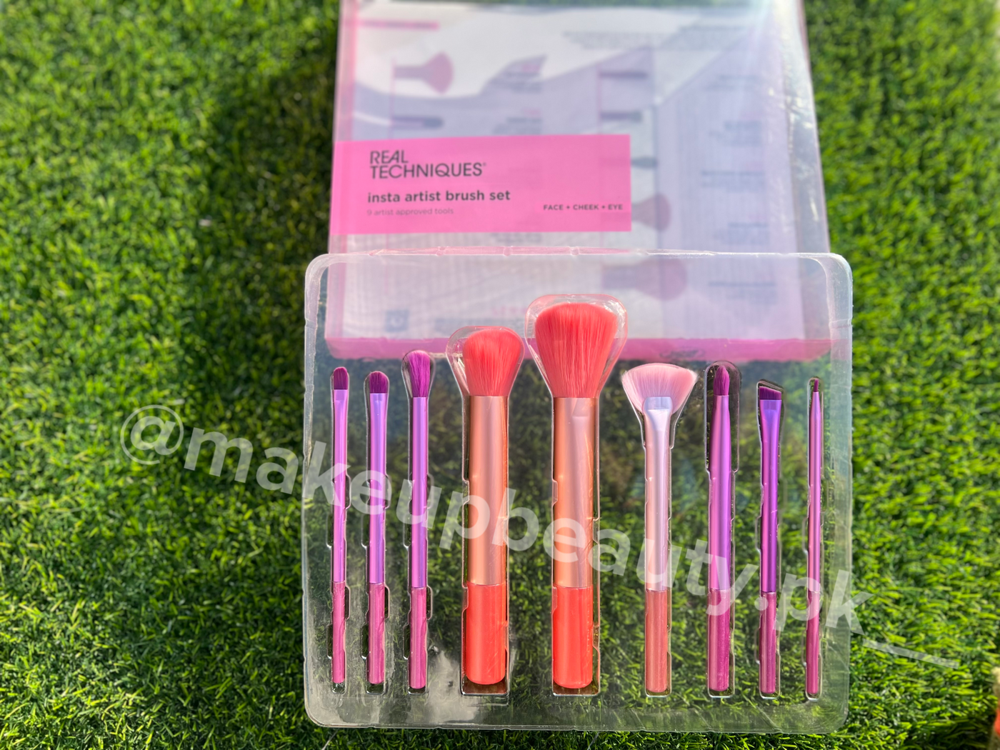 Real Technique Insta artist Face + Cheek + Eye Brush set.
