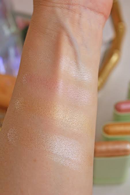 Pixi on the Glow Superglow Highlighter Stick