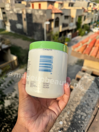 Cetaphil moisturising cream 550 Grams big jar.