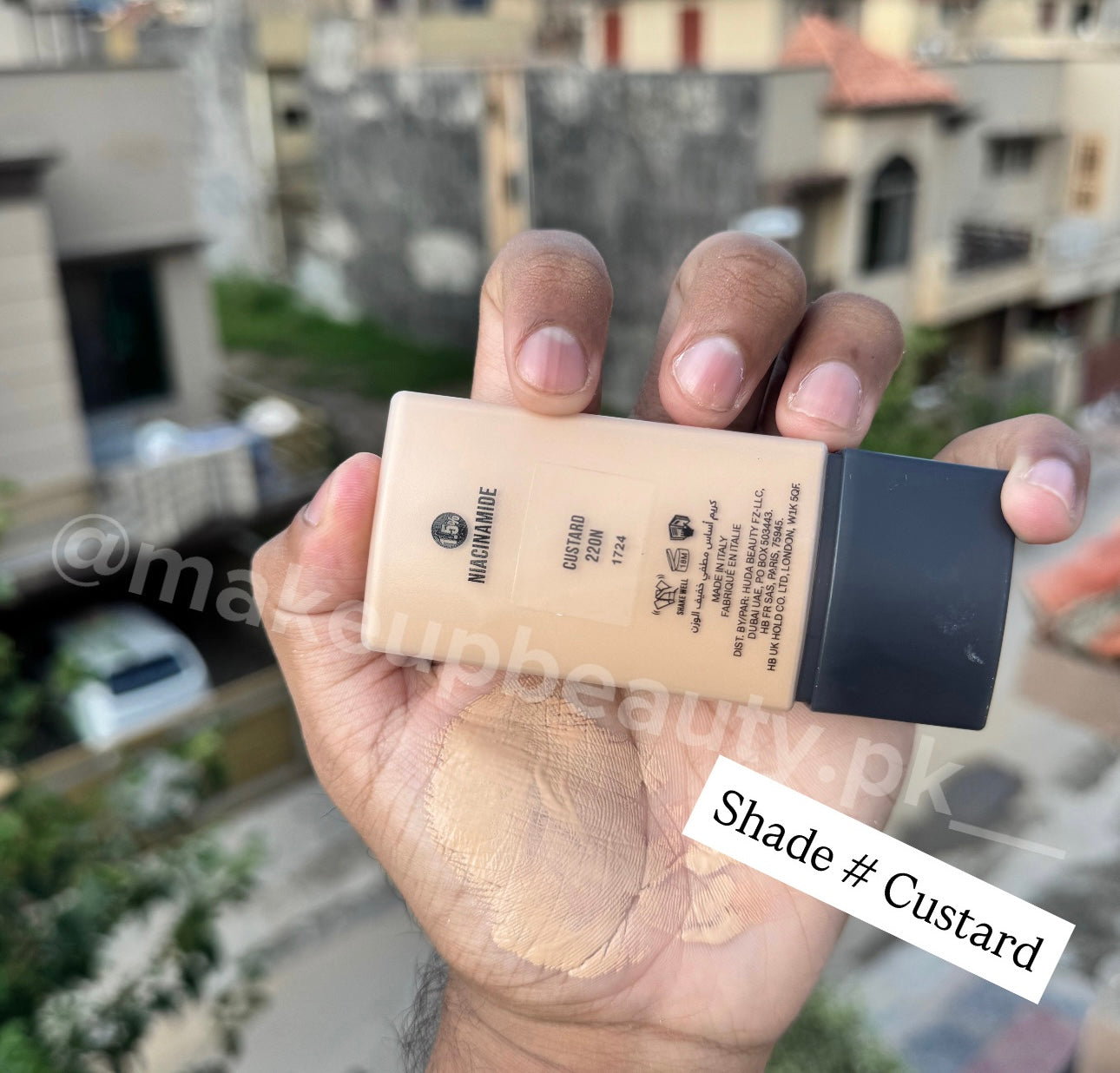 Huda Beauty Easy Blur Airbrush Foundation – 30 ML