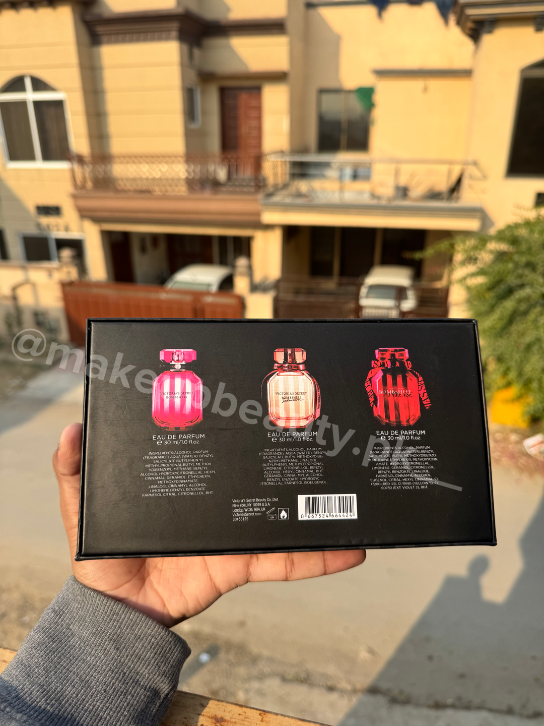 Victoria Secret in Perfume gift set including Bombshell