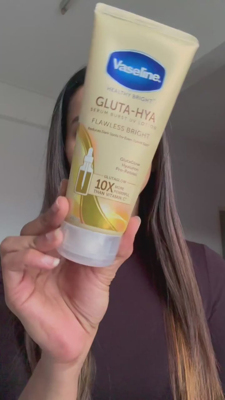 Vaseline Gluta-Hya Flawless Glow Serum Burst UV Lotion 300 ML.