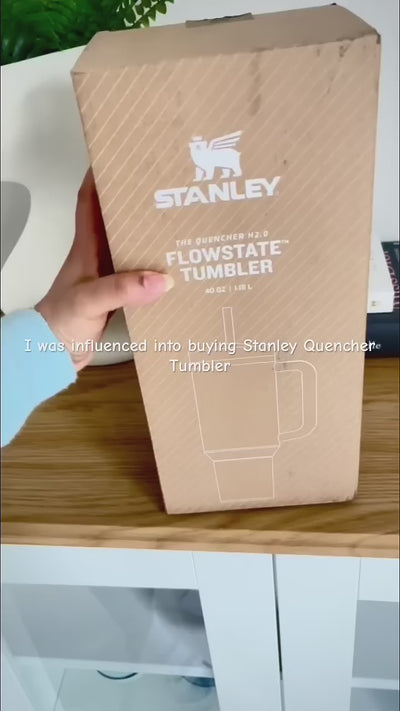 Stanley Quencher H2.0 Tumbler 1.18L. With Strow.